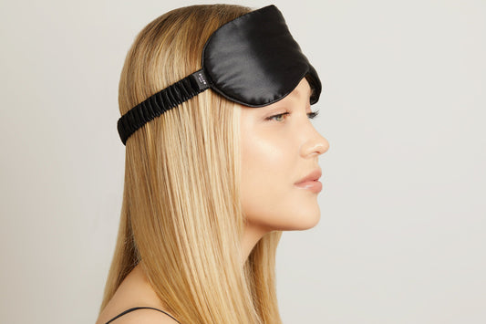 The Ultimate Guide to Silk Sleep Masks: Beauty, Sleep, and Skincare Benefits